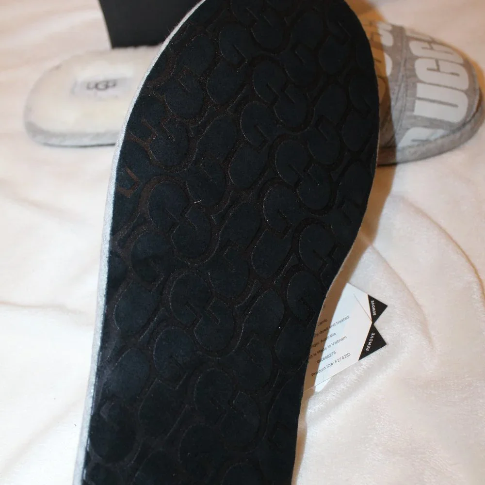 UGG‎ MEN'S SCUFF LOGO BANDED GRAY WHITE SLIPPERS NEW